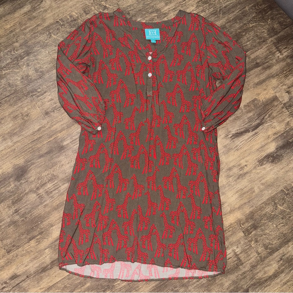 🛍️2/$10🛍️Escapada Red and Brown Giraffe Print Blouse